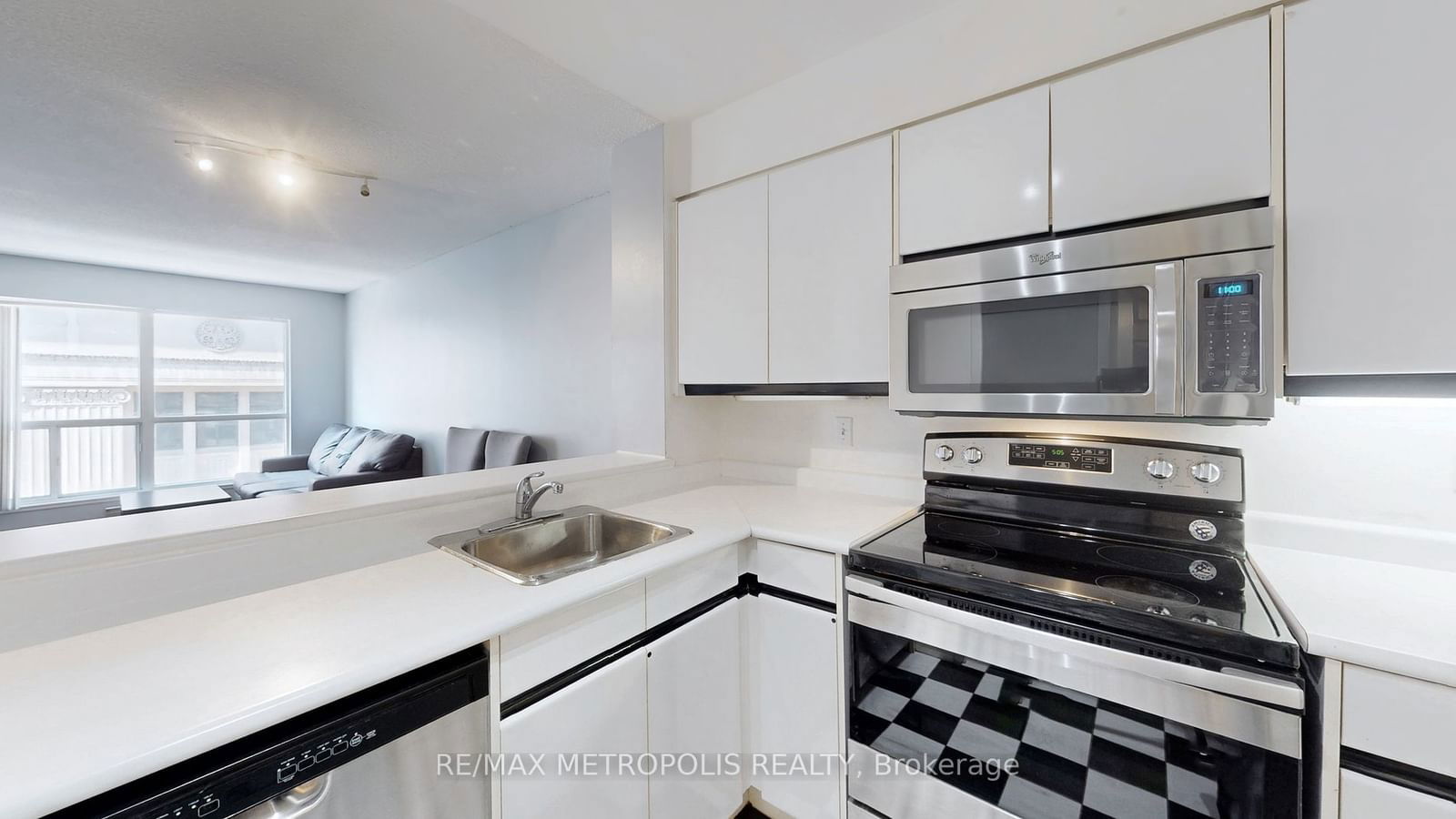 7 Carlton St, unit 1008 for rent