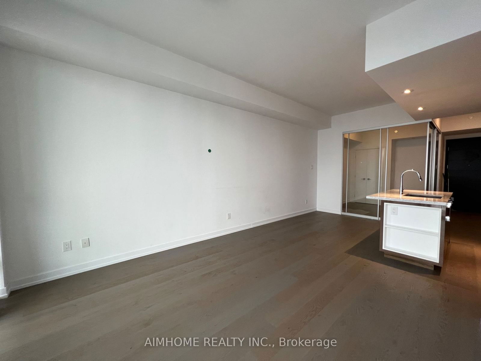 488 University Ave, unit 4703 for rent - image #10