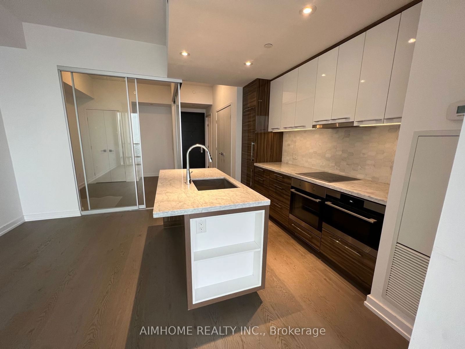 488 University Ave, unit 4703 for rent - image #3