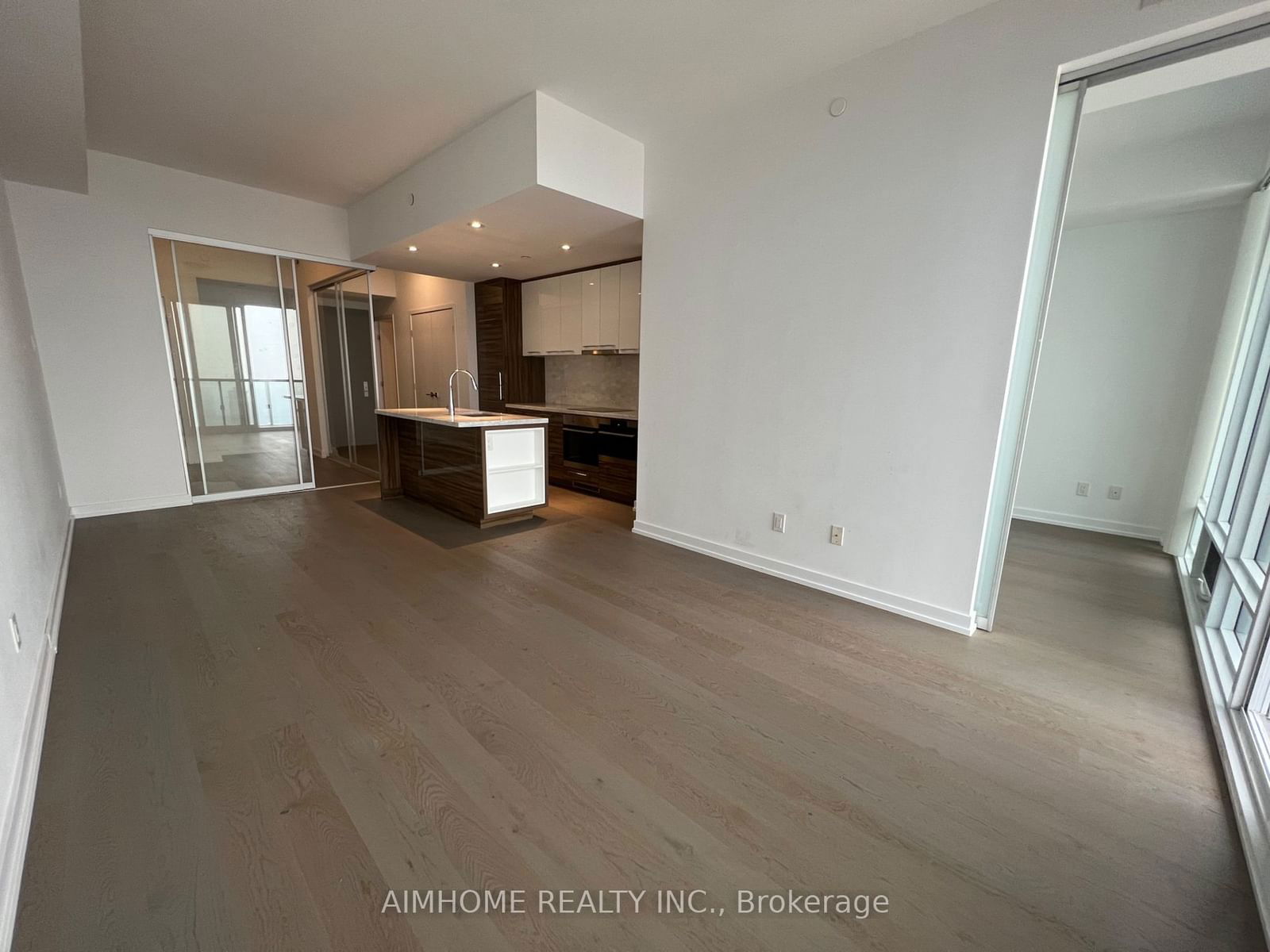 488 University Ave, unit 4703 for rent - image #5