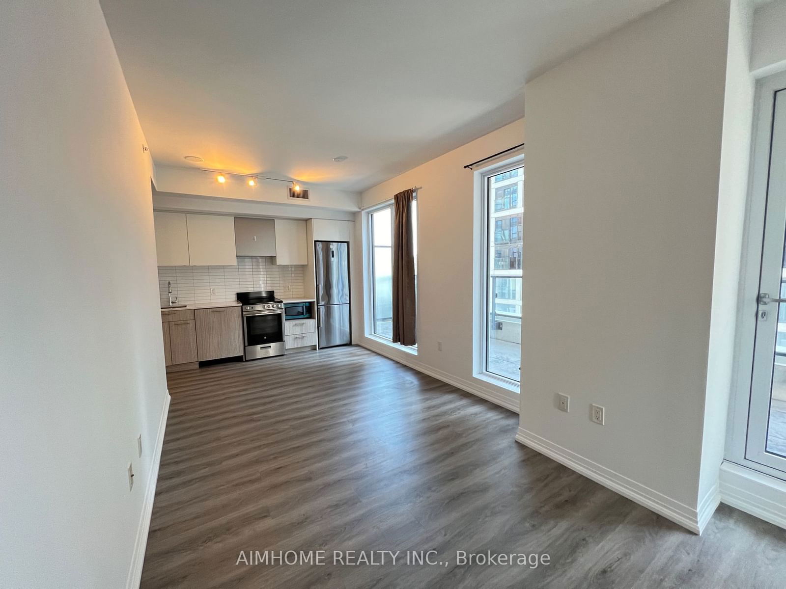 251 Jarvis St, unit 925 for rent - image #10