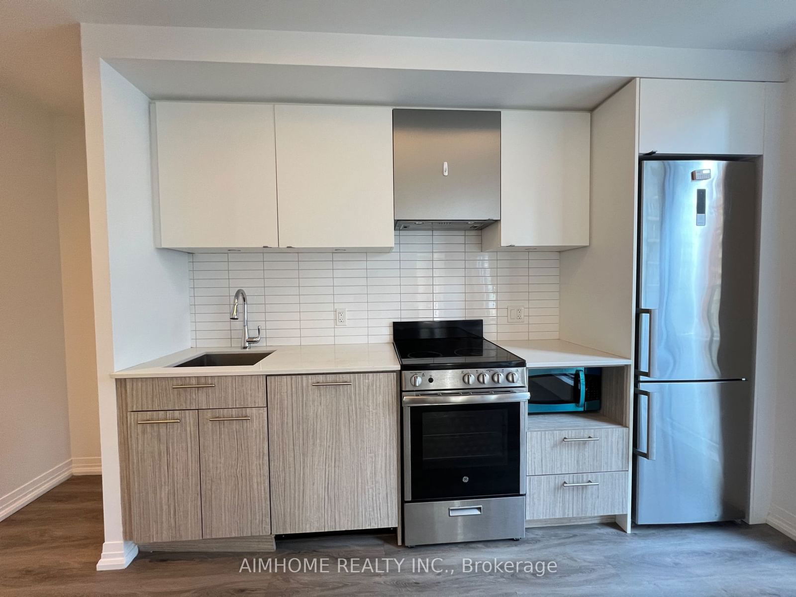 251 Jarvis St, unit 925 for rent