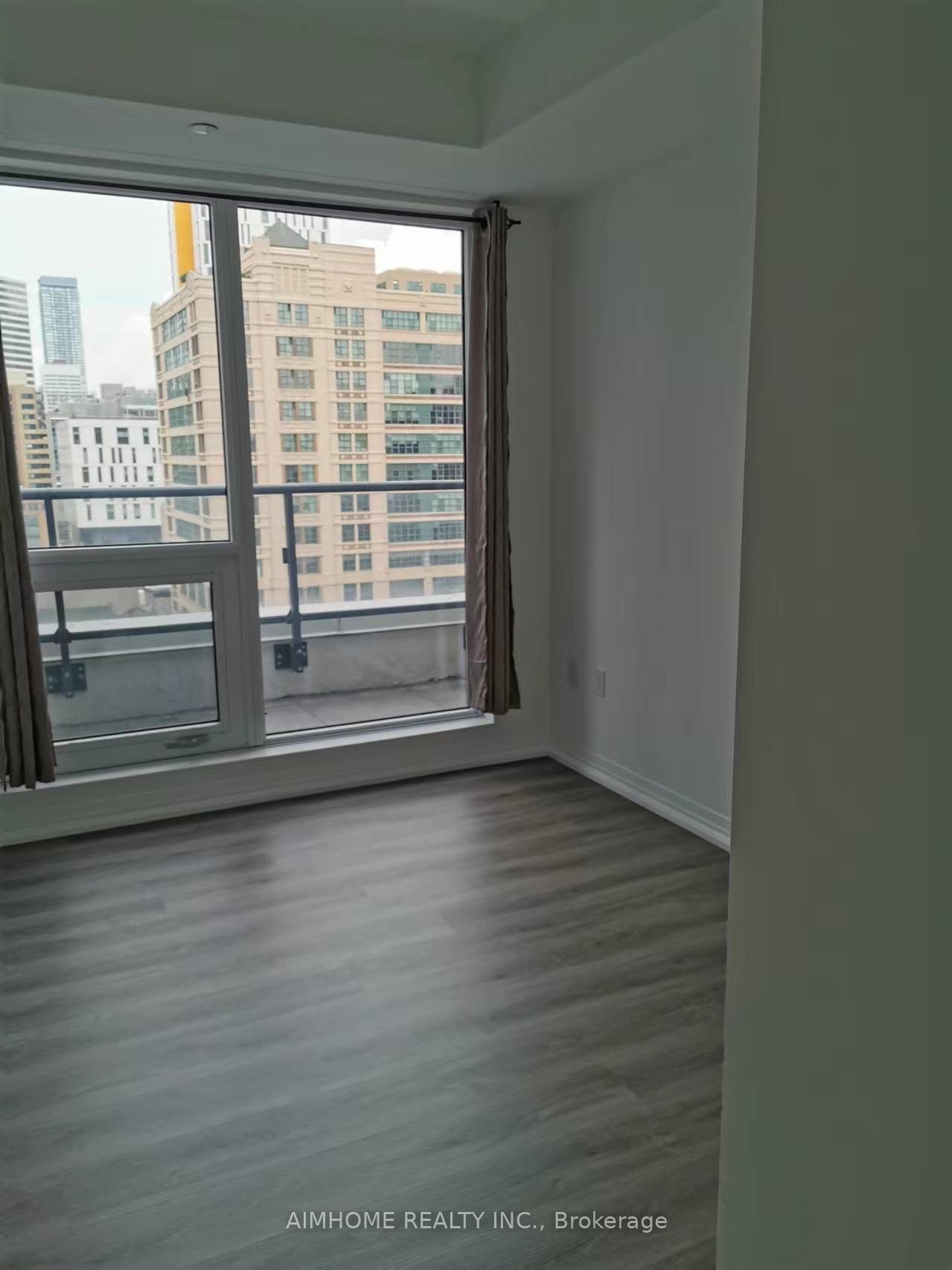 251 Jarvis St, unit 925 for rent