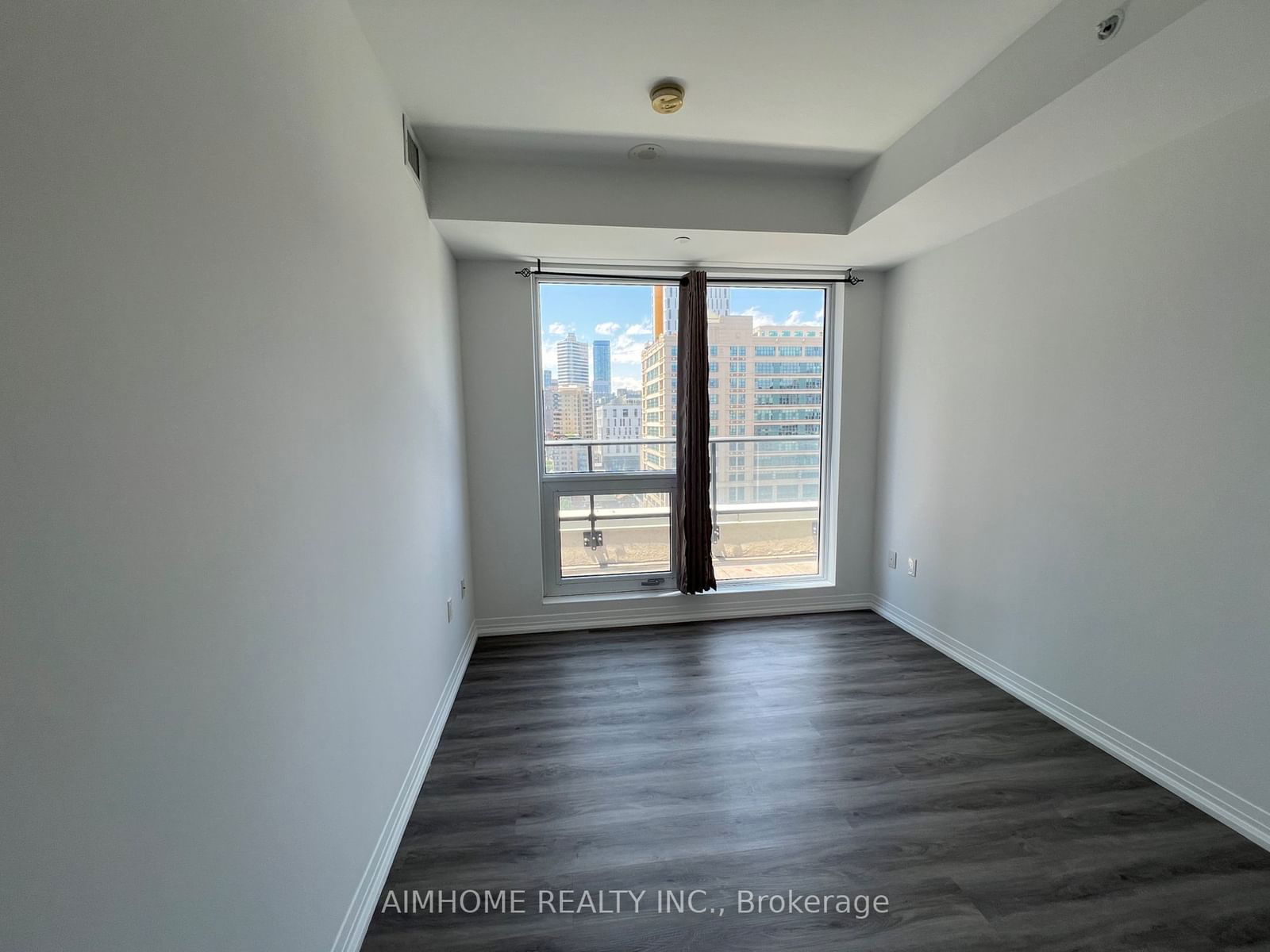 251 Jarvis St, unit 925 for rent