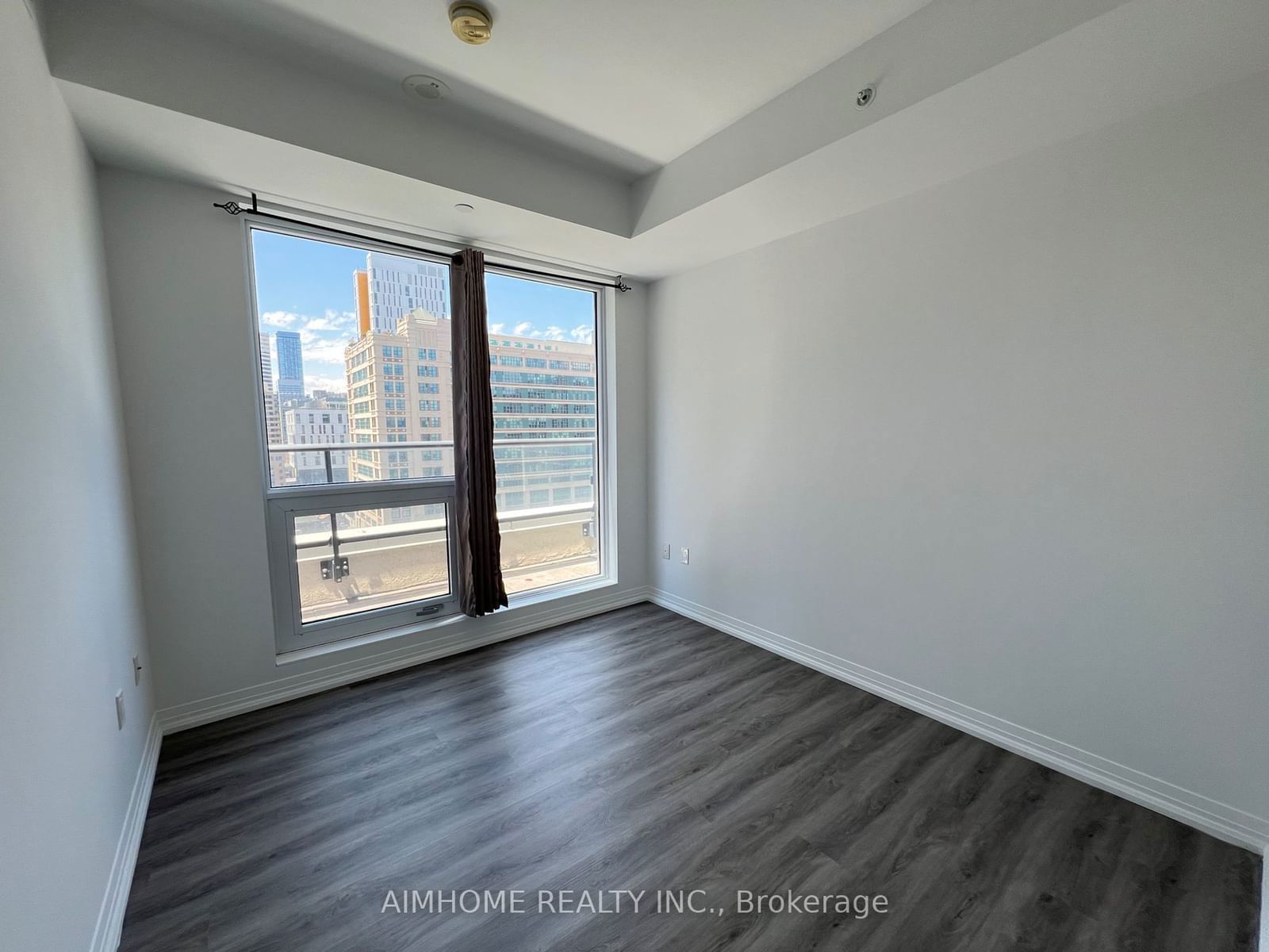 251 Jarvis St, unit 925 for rent - image #5