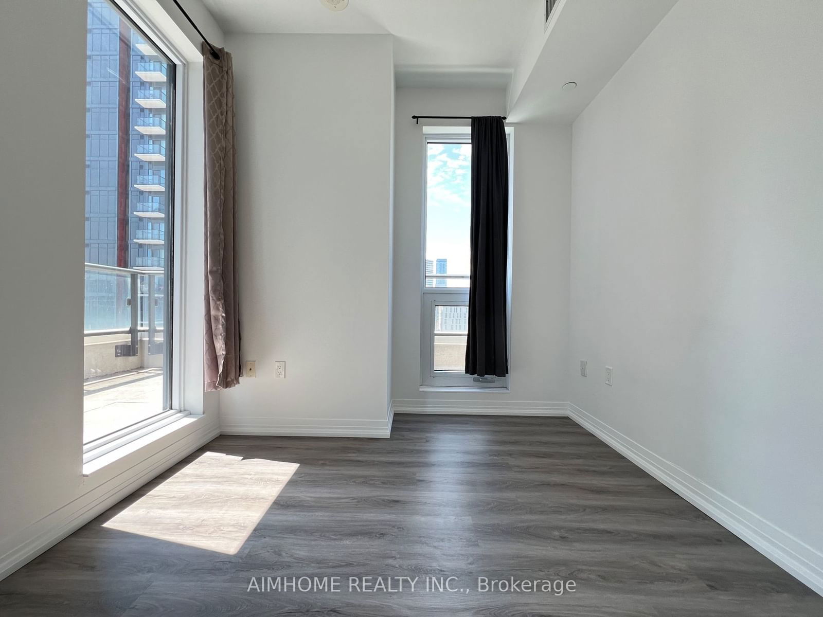 251 Jarvis St, unit 925 for rent - image #7