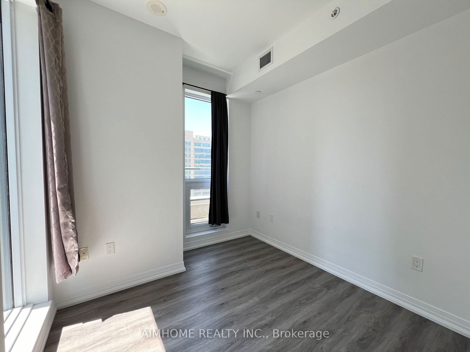 251 Jarvis St, unit 925 for rent - image #8