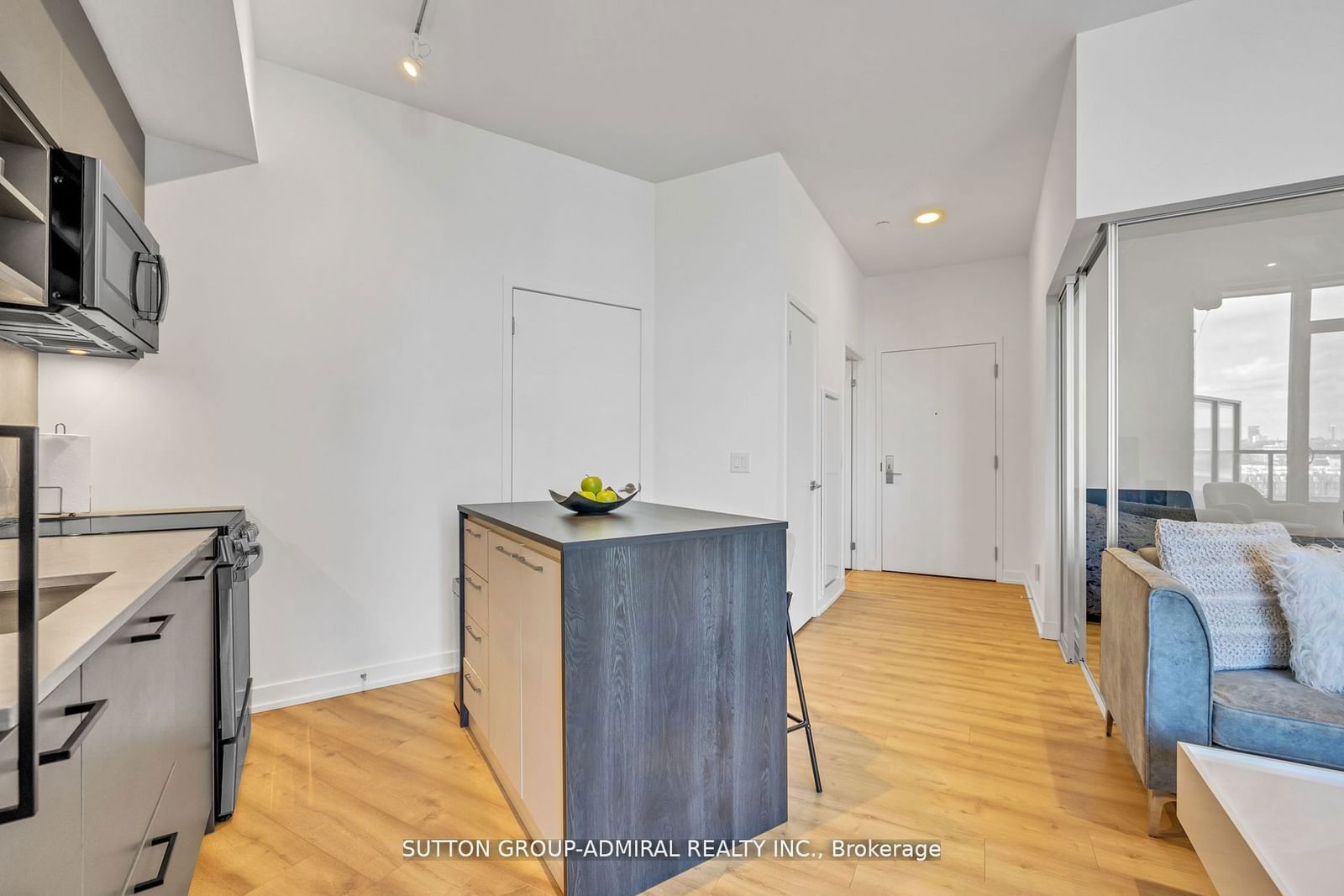 135 EAST LIBERTY St, unit 705 for rent