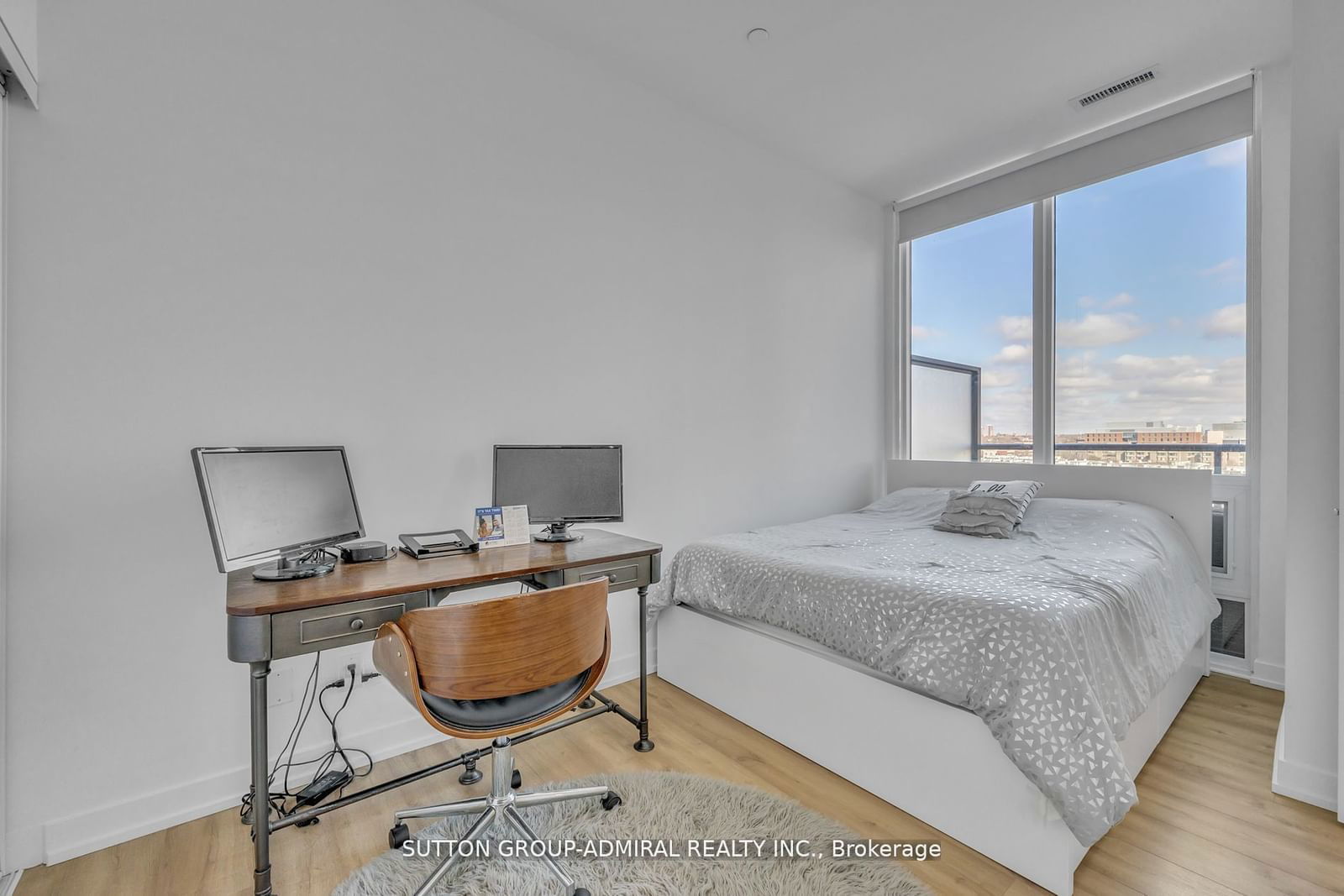 135 EAST LIBERTY St, unit 705 for rent - image #8