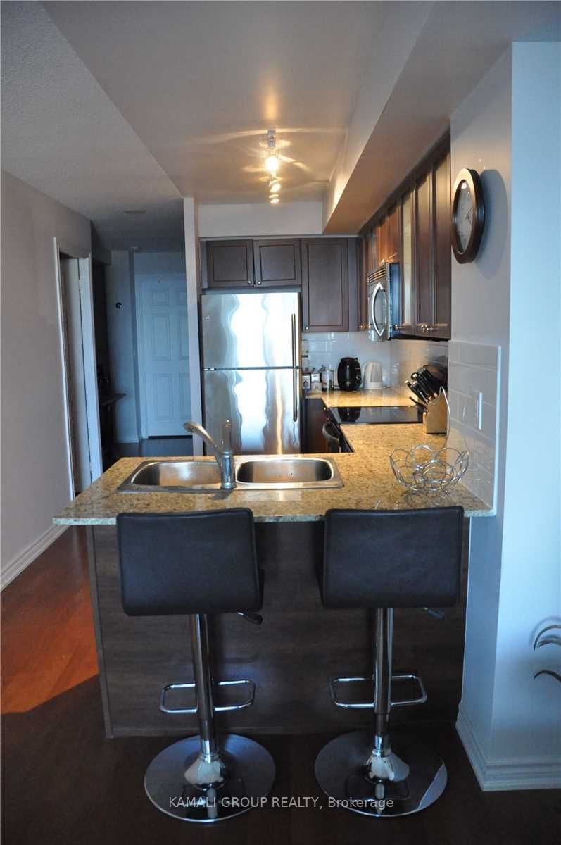 761 Bay St, unit 2704 for rent - image #3