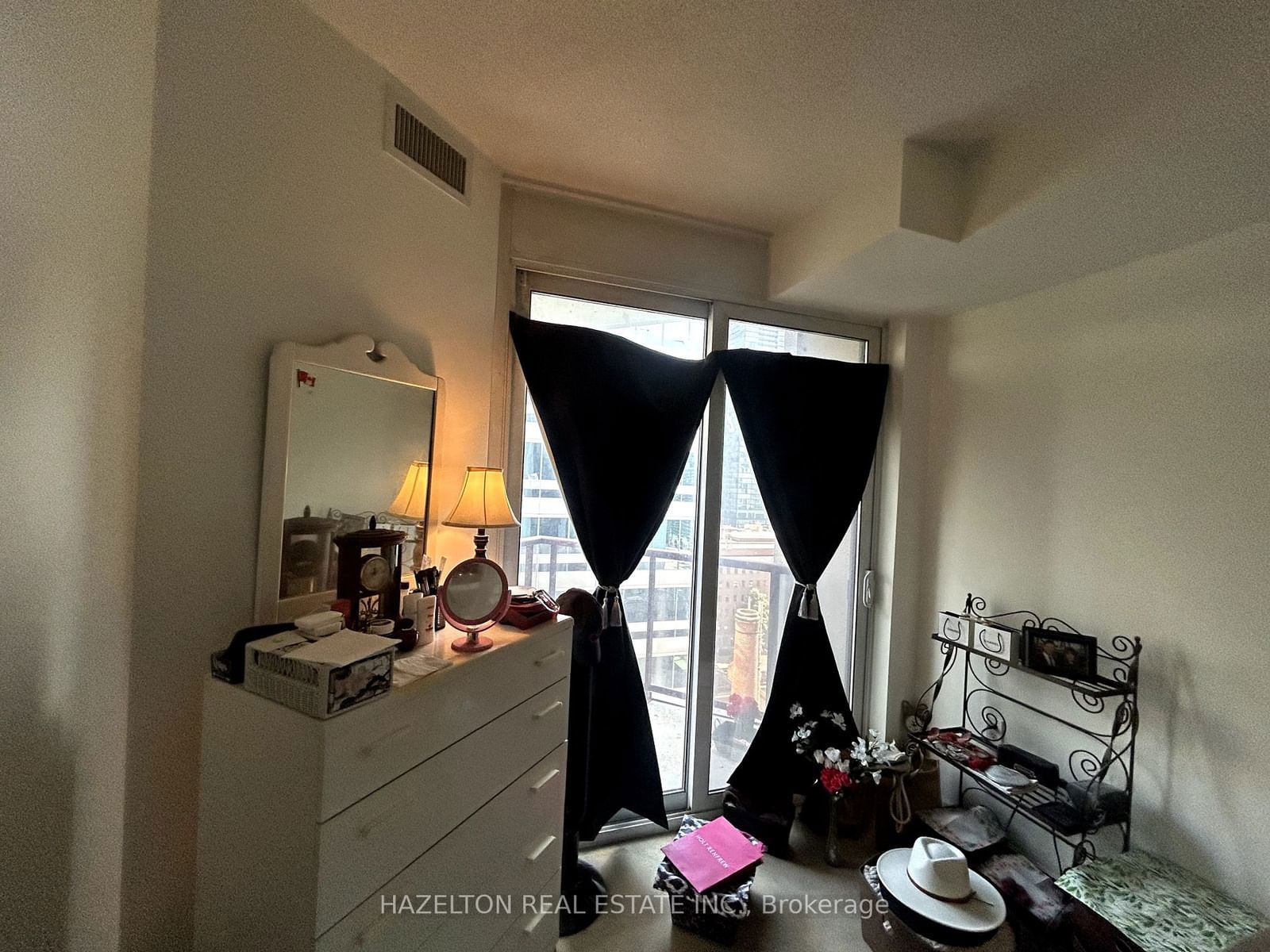 85 Bloor St E, unit 1709 for sale