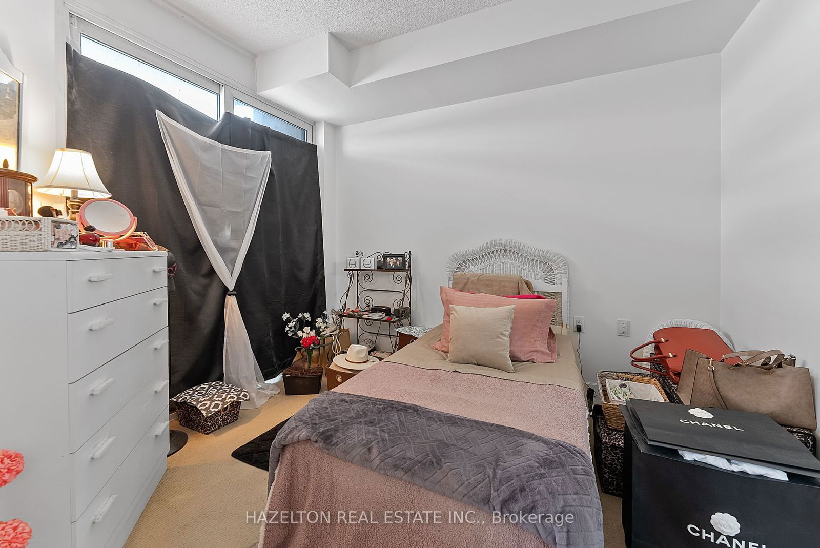 85 Bloor St E, unit 1709 for sale