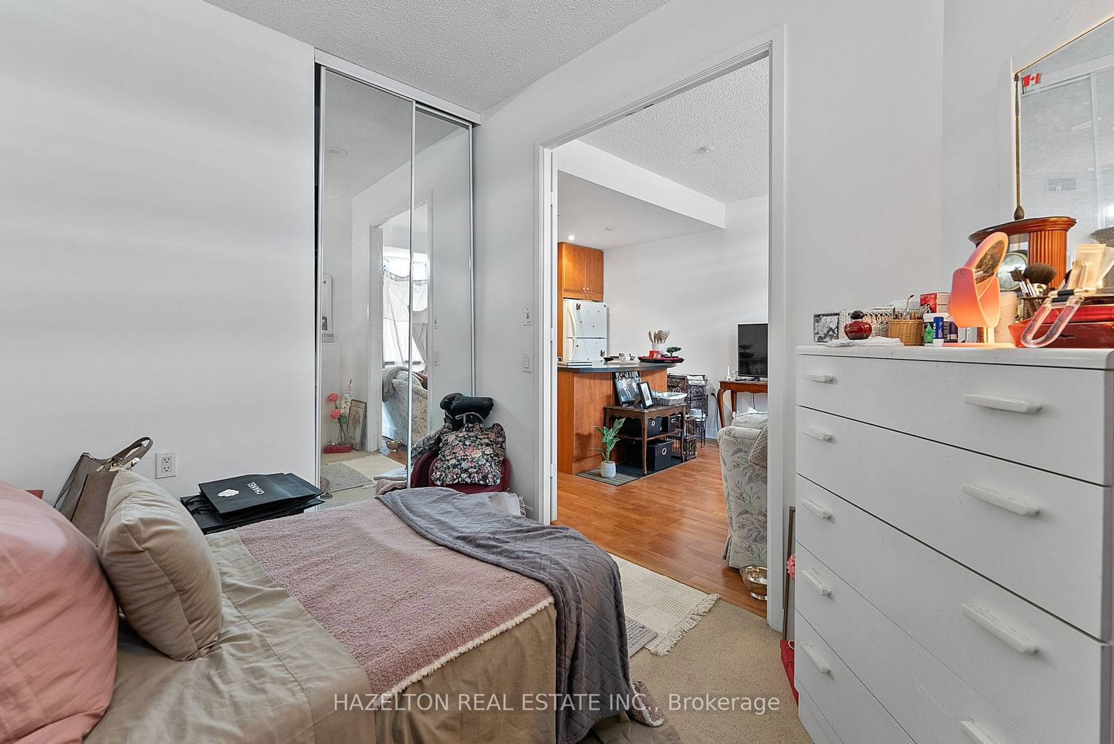 85 Bloor St E, unit 1709 for sale