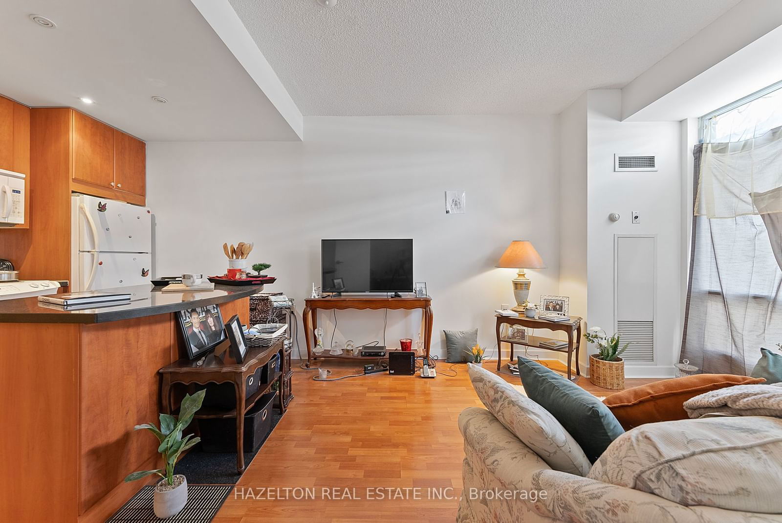 85 Bloor St E, unit 1709 for sale