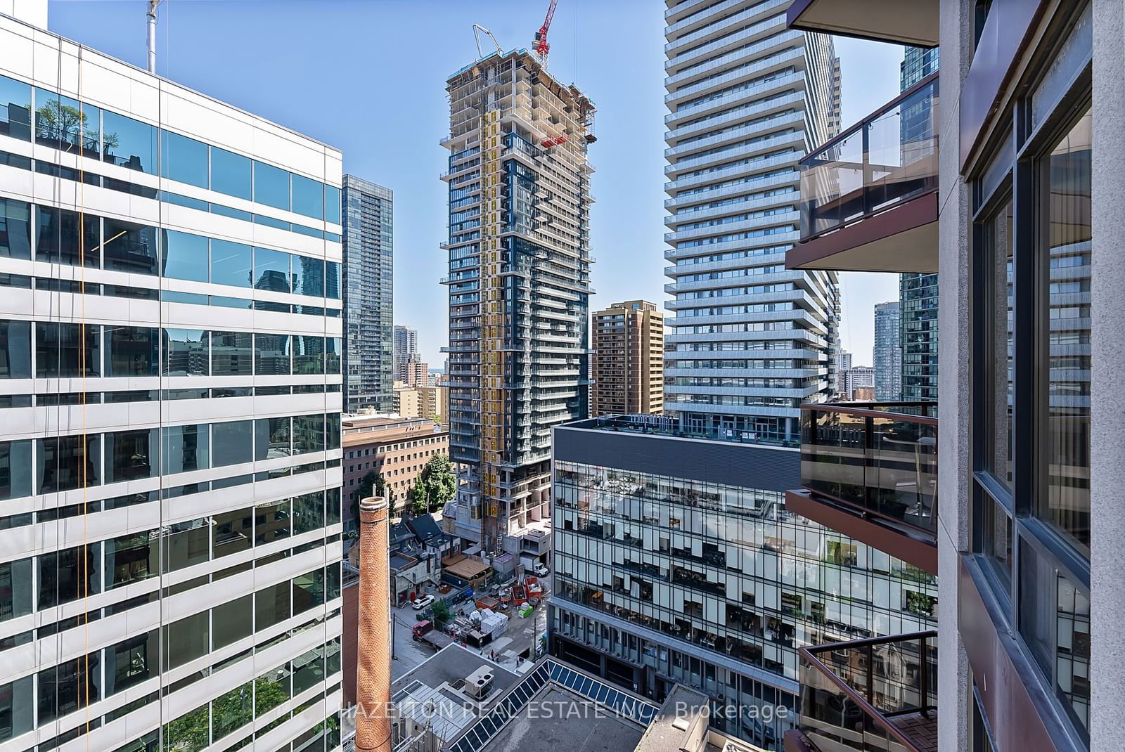 85 Bloor St E, unit 1709 for sale