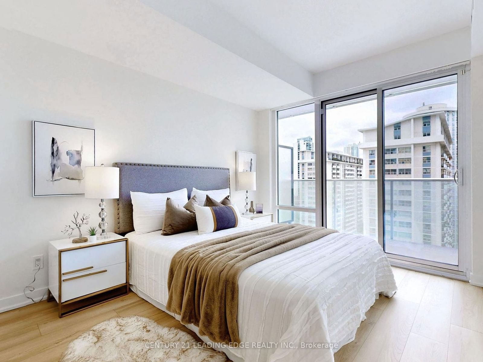 501 Yonge St, unit 1009 for sale - image #10