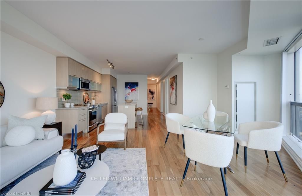 388 Yonge St, unit 7116 for sale - image #33