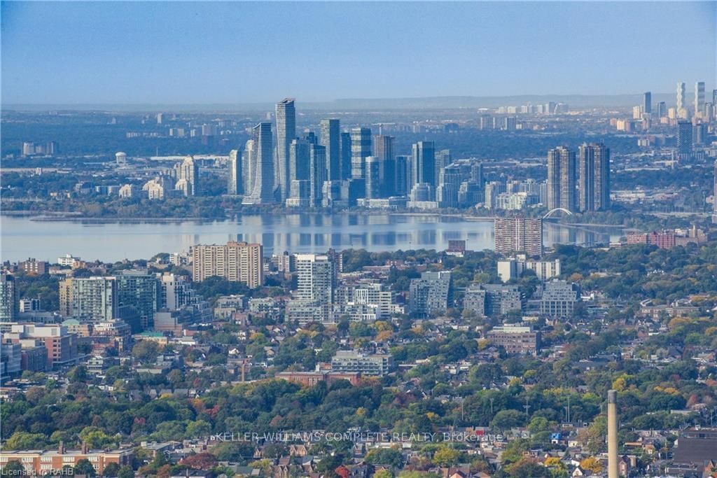 388 Yonge St, unit 7116 for sale