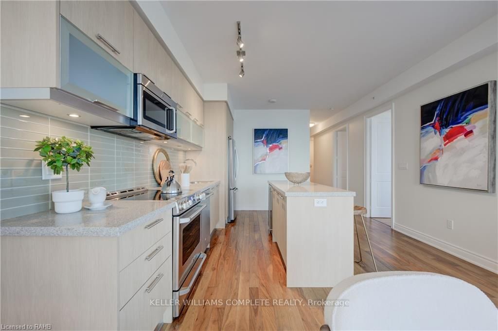 388 Yonge St, unit 7116 for sale - image #9