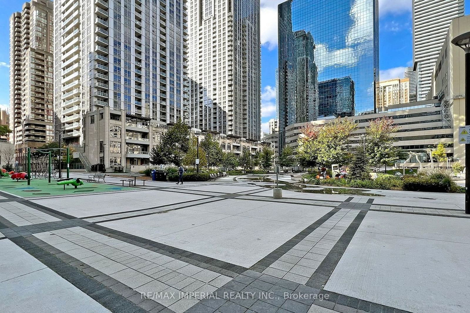 386 Yonge St, unit 1715 for sale - image #17