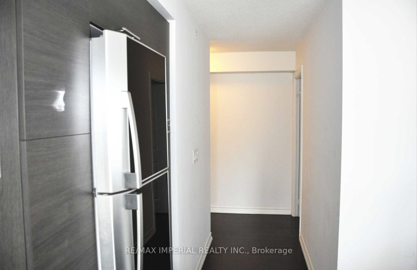 386 Yonge St, unit 1715 for sale - image #6