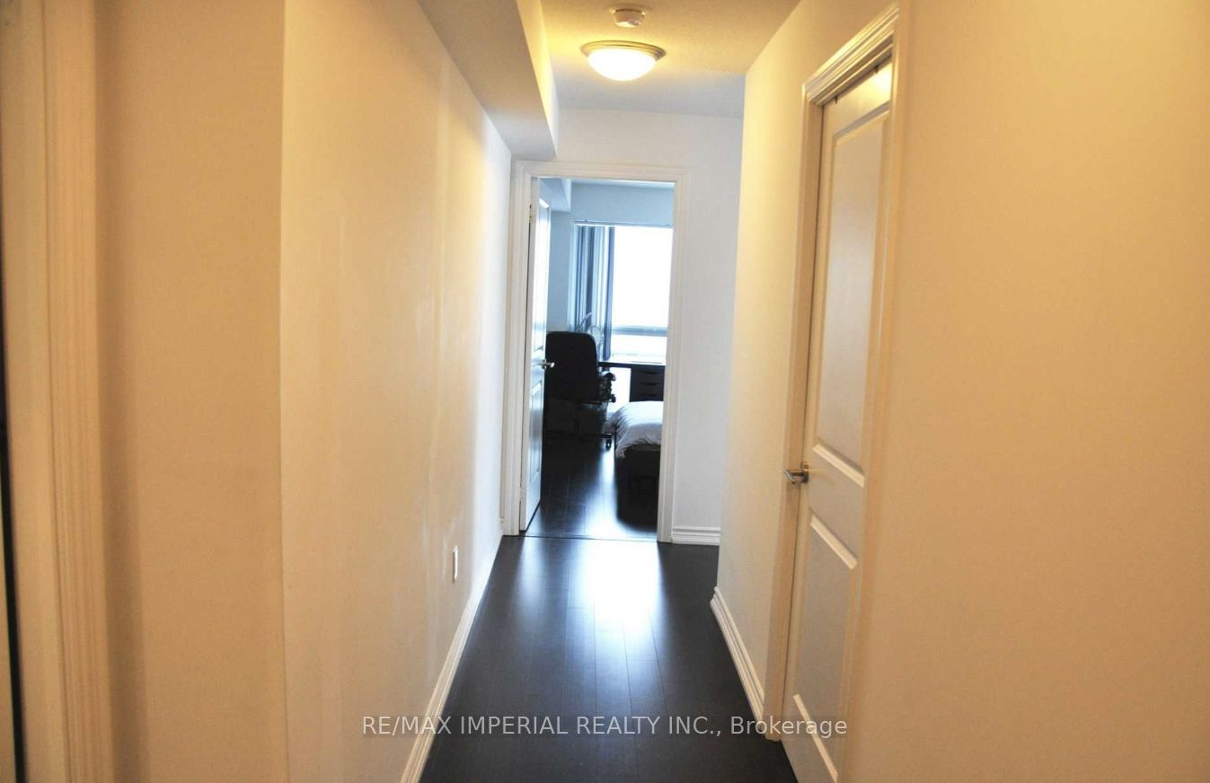 386 Yonge St, unit 1715 for sale - image #8