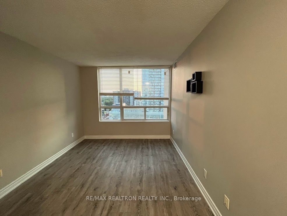 238 Doris Ave, unit 1811 for rent - image #2