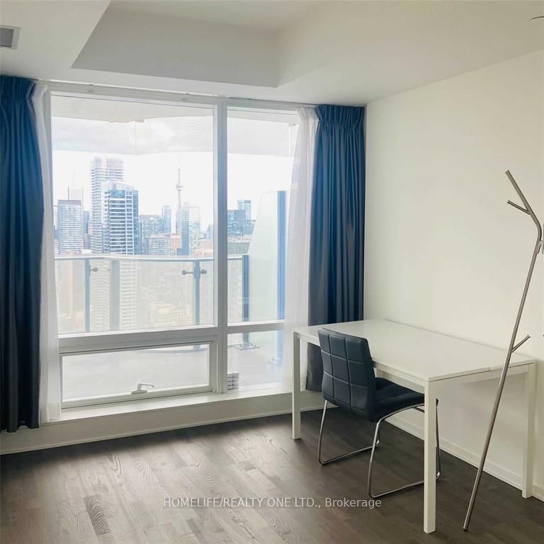 1 Bloor St E, unit 3704 for rent - image #2