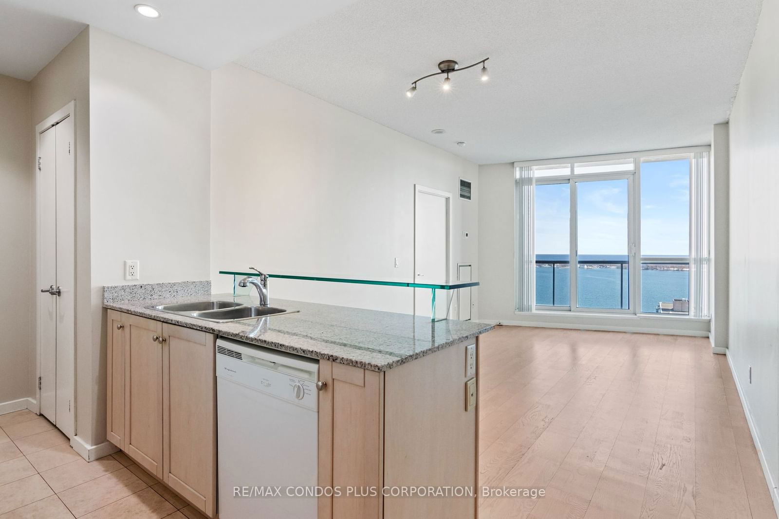 8 York St, unit 2507 for sale - image #7