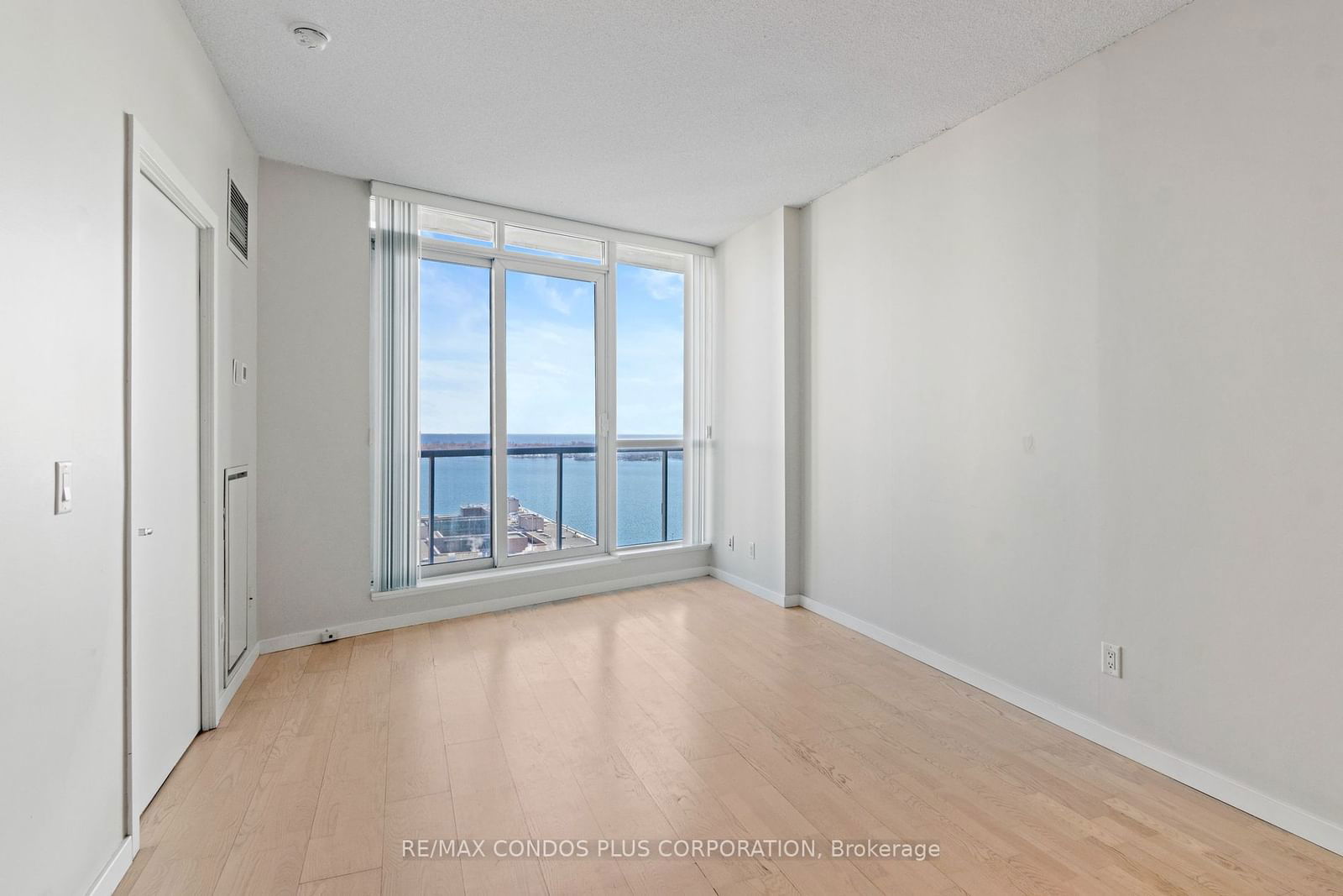 8 York St, unit 2507 for sale - image #9