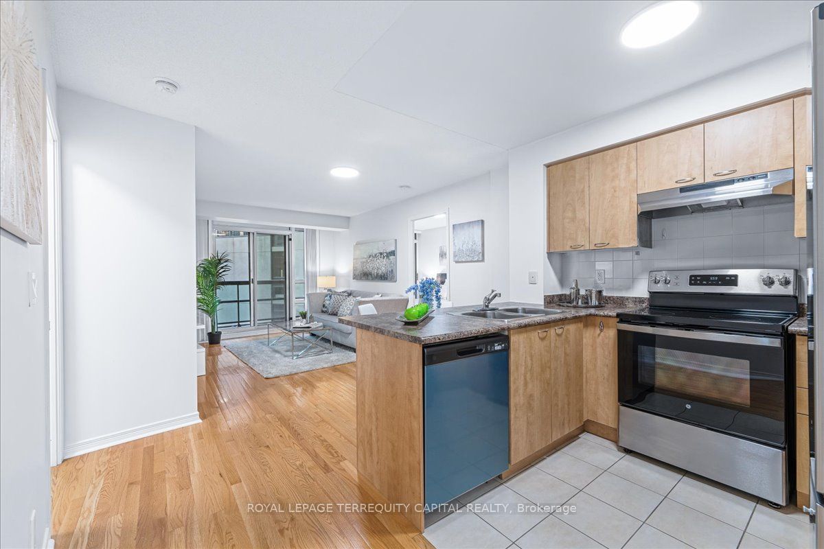 503 Beecroft Rd, unit 205 for sale - image #11