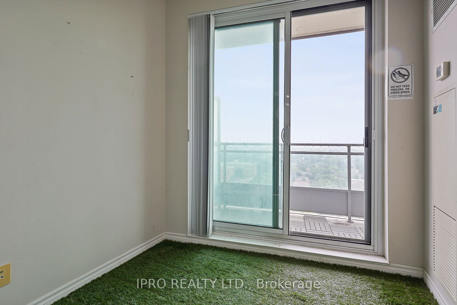 18 Holmes Ave, unit 1915 for rent - image #11