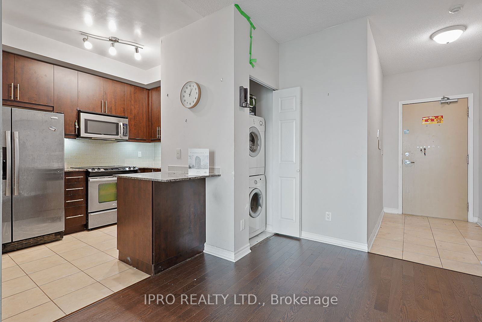 18 Holmes Ave, unit 1915 for rent - image #8