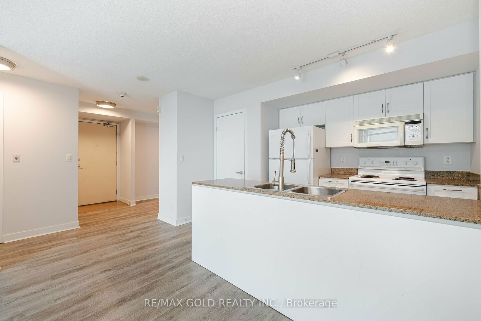 81 NAVY WHARF Cres, unit 2916 for rent - image #7