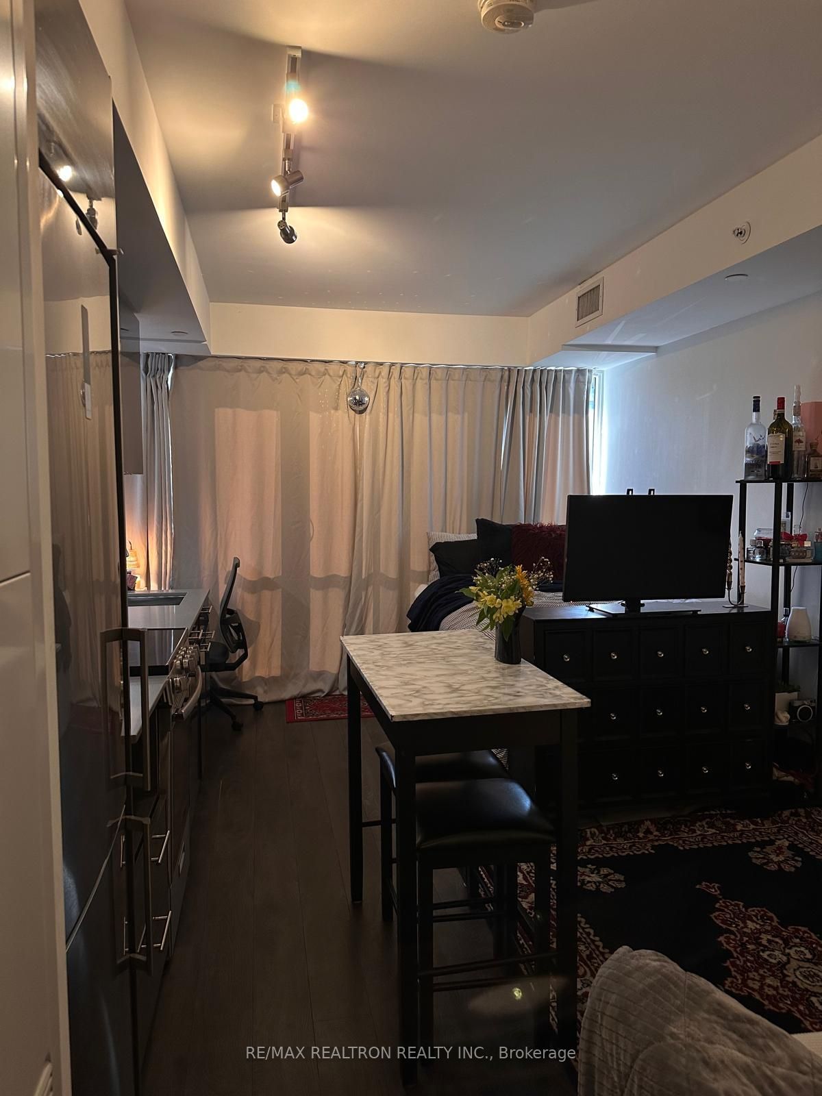 251 Jarvis St, unit 218 for rent