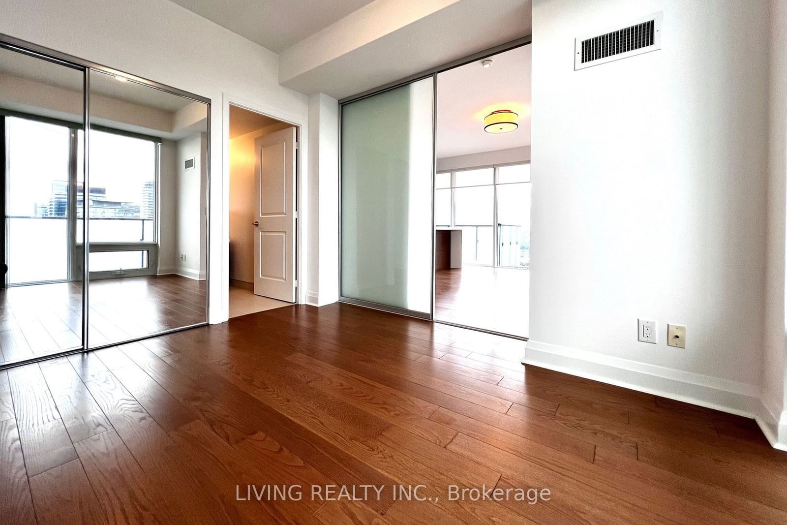 1080 Bay St, unit 4310 for rent - image #12