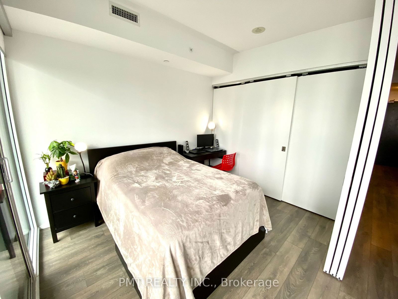 125 Peter St, unit 2711 for rent - image #6