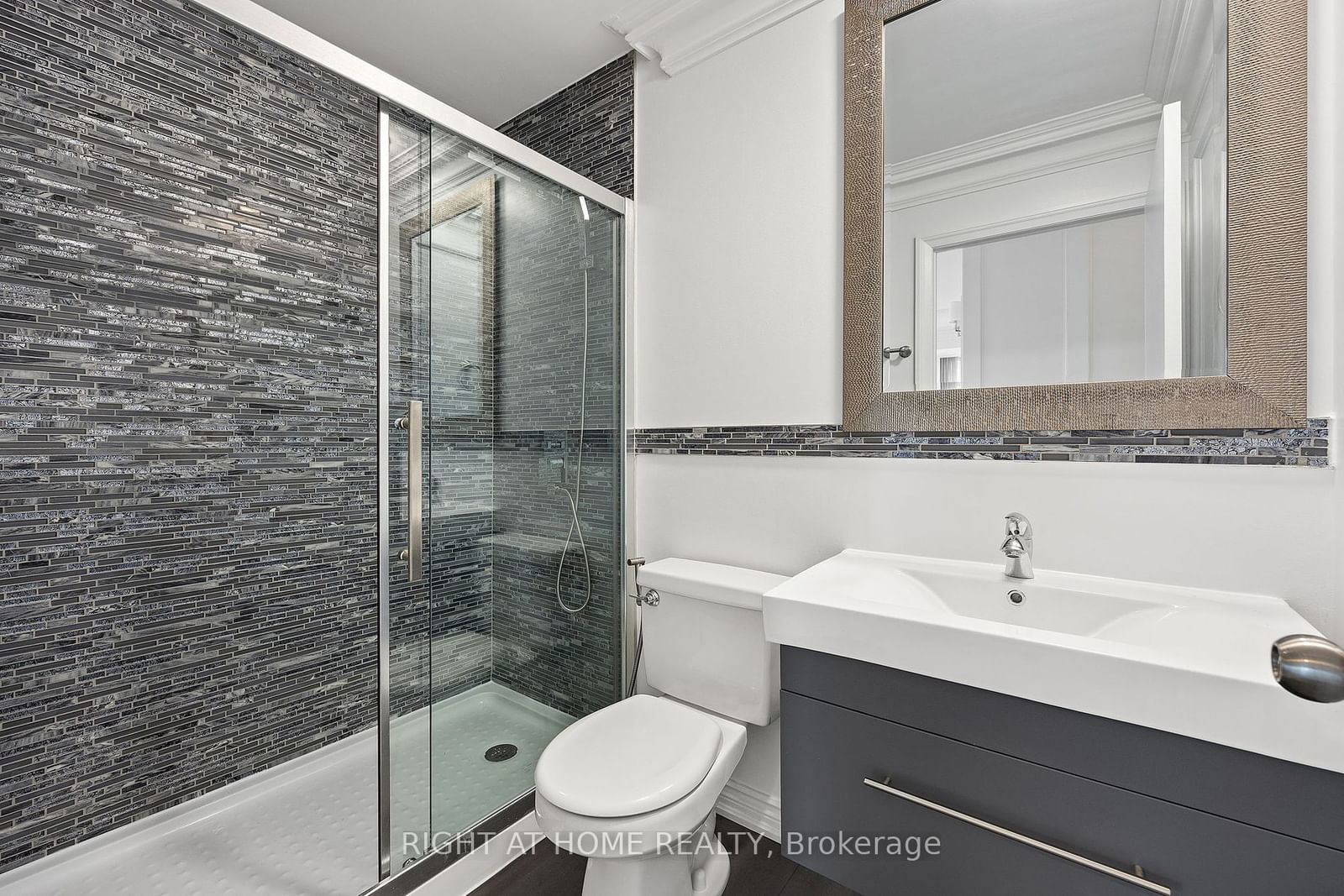 111 Elizabeth St, unit 1829Lph for sale - image #5