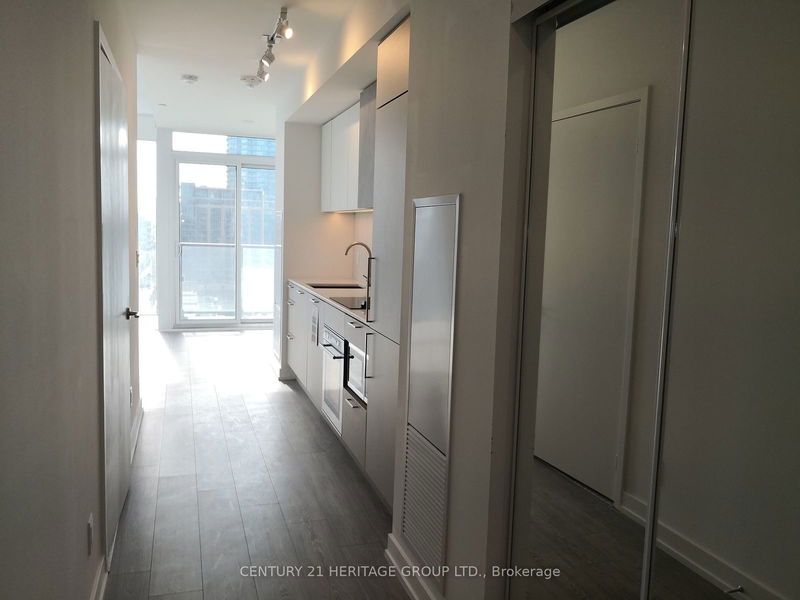 19 Western Battery Rd, unit 1107 for rent - image #1