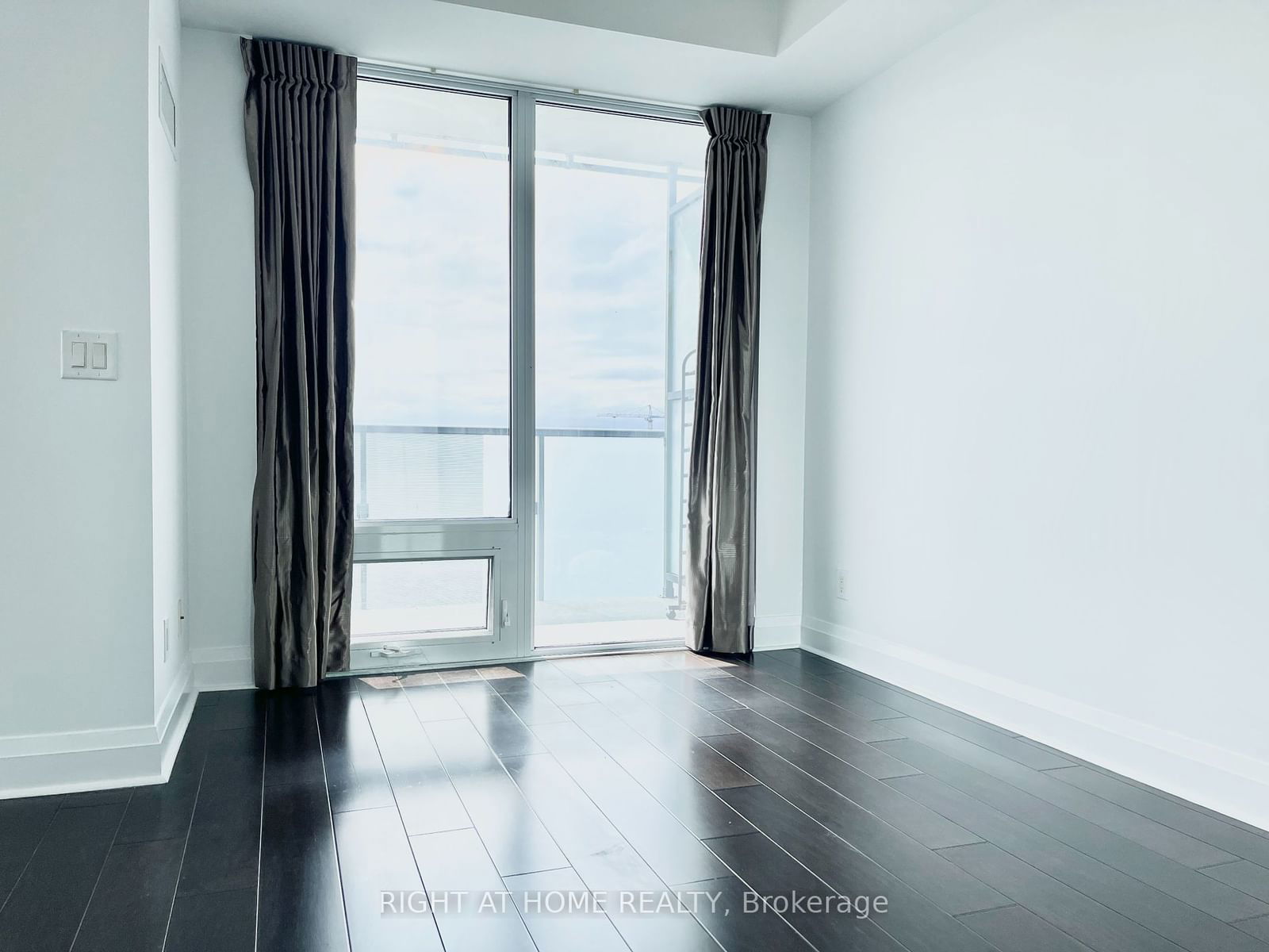 65 St Mary St, unit 2204 for sale - image #8