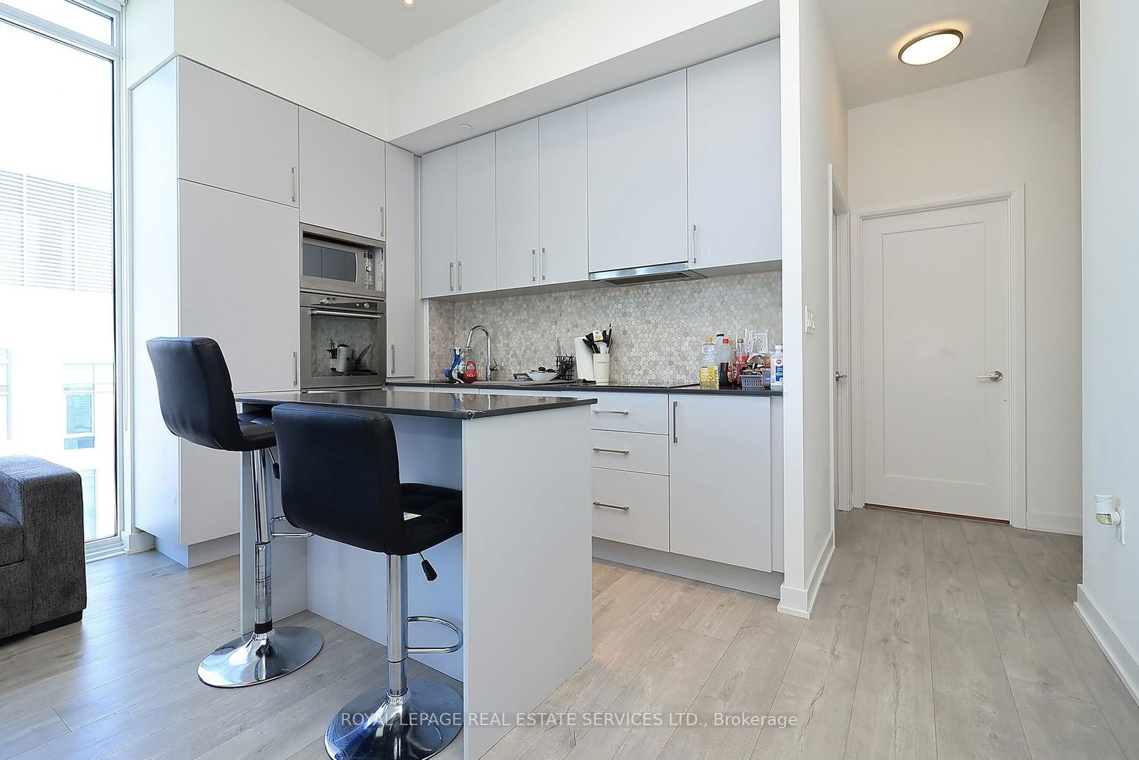 27 Bathurst St, unit 1901W for rent