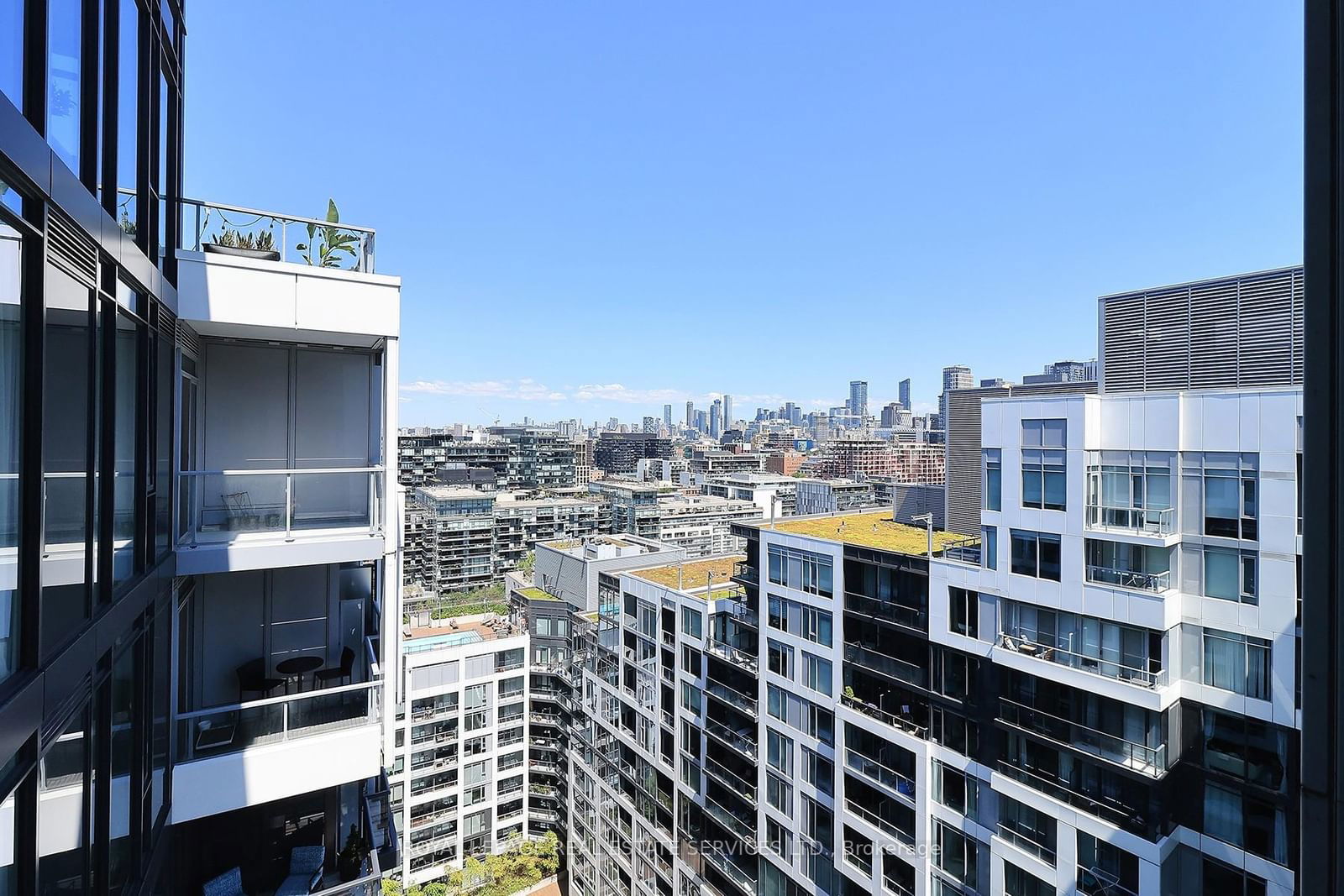 27 Bathurst St, unit 1901W for rent - image #5