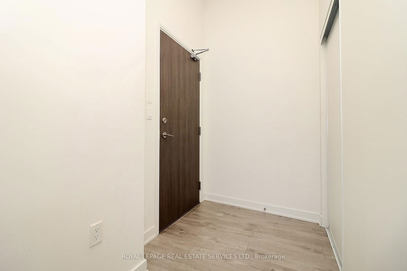 27 Bathurst St, unit 1901W for rent