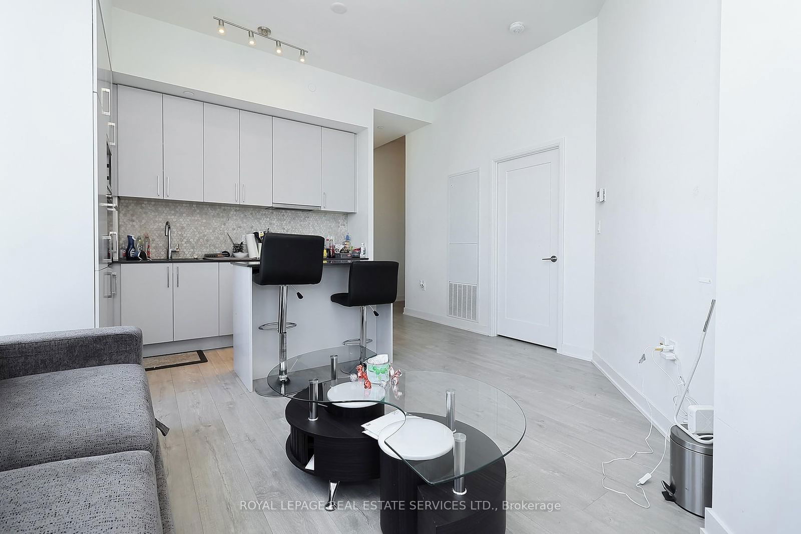 27 Bathurst St, unit 1901W for rent - image #9