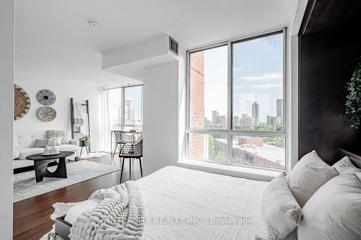 801 King St W, unit 924 for sale - image #21