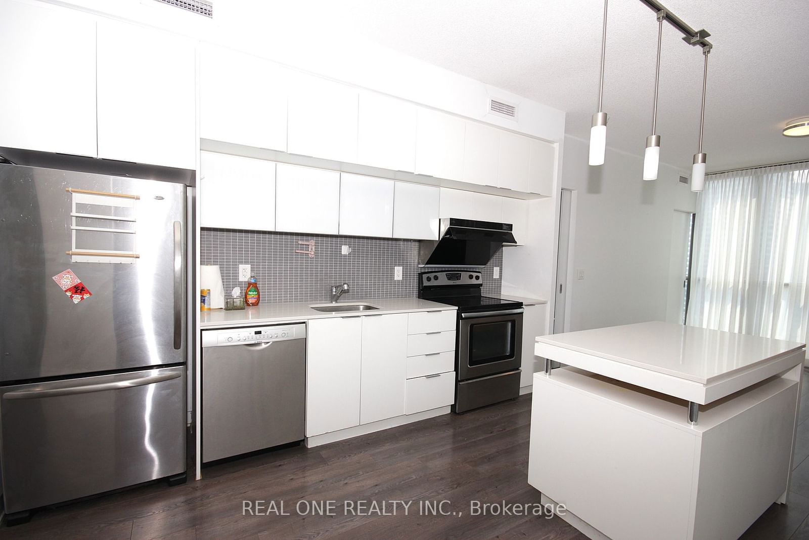 110 Charles St E, unit 3505 for rent - image #9