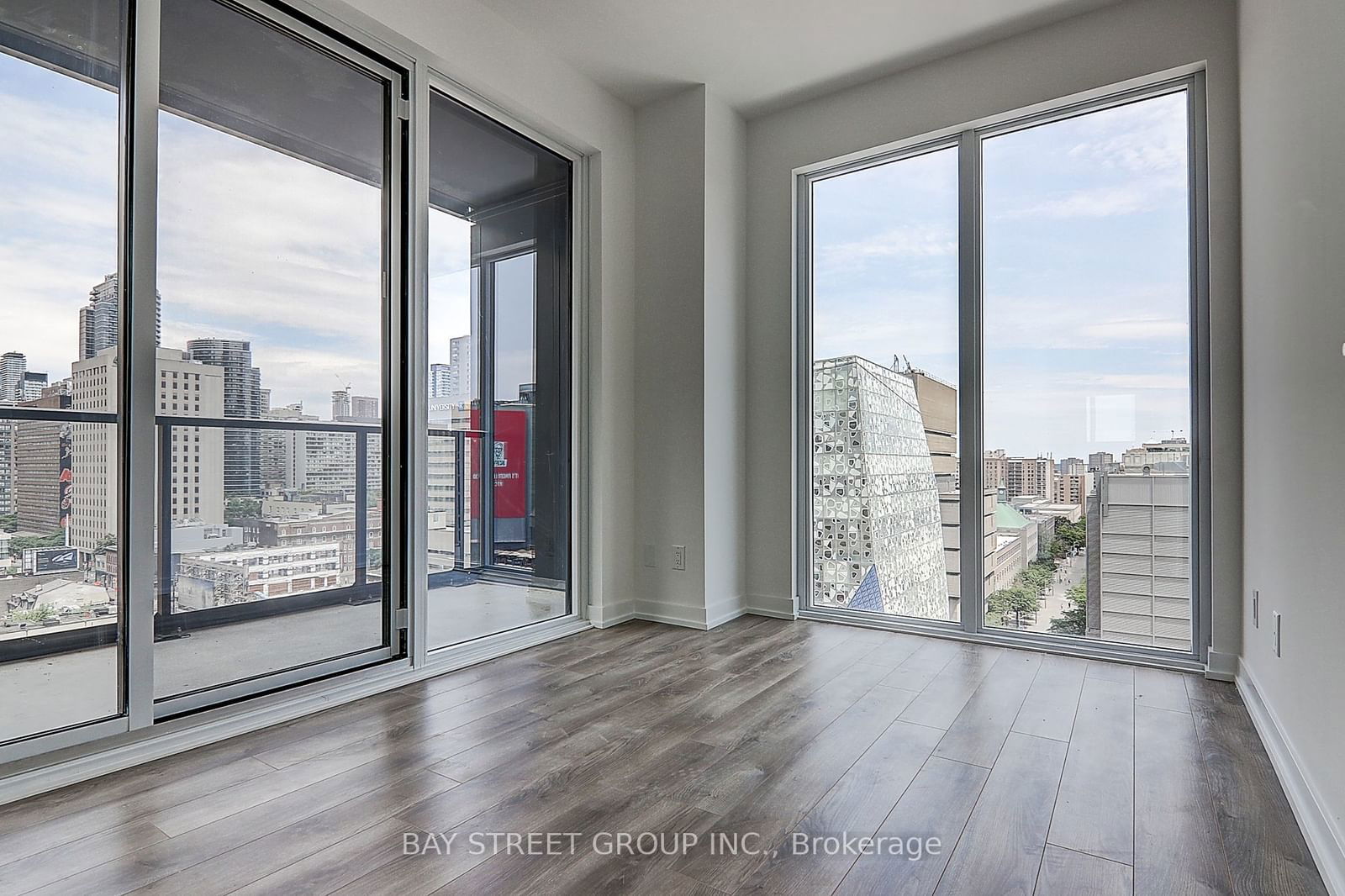 20 Edward St, unit 1002 for sale - image #14