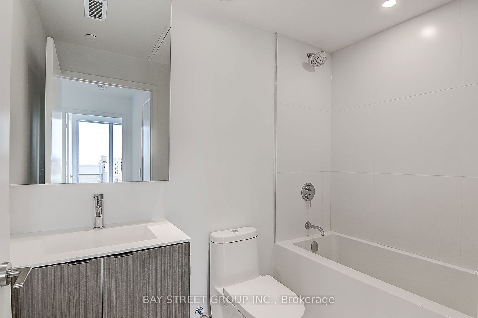 20 Edward St, unit 1002 for sale