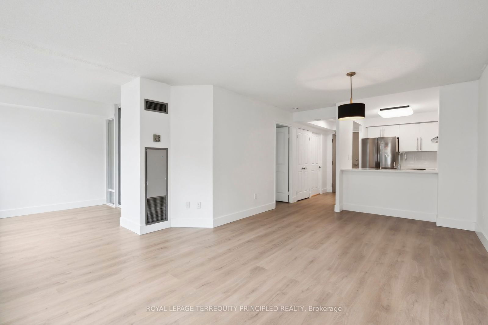 942 Yonge St, unit 418 for sale - image #11