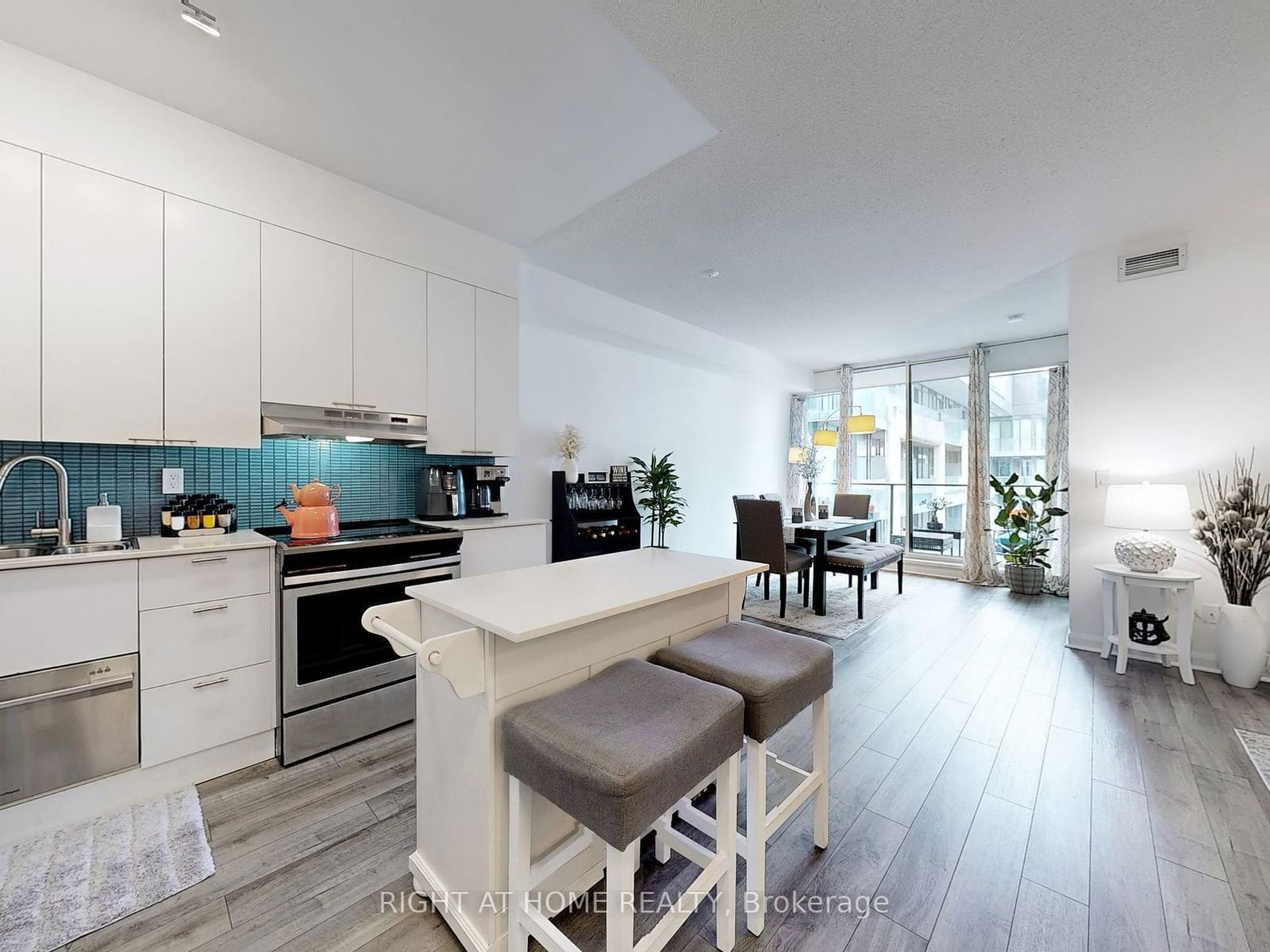 111 Elizabeth St, unit 1702 for sale - image #5